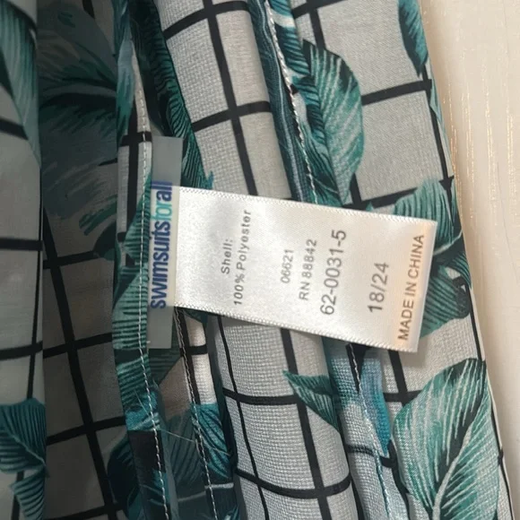 Gabi Fresh for swimsuits for all size 20 swimsuit sarong set - Picture 4 of 9